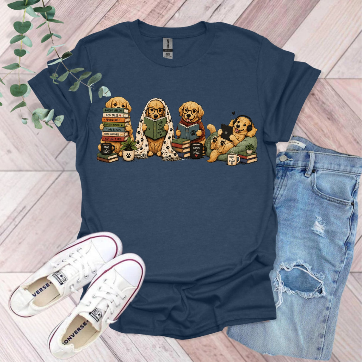 Golden Retriever Reading Books Fall T-Shirt